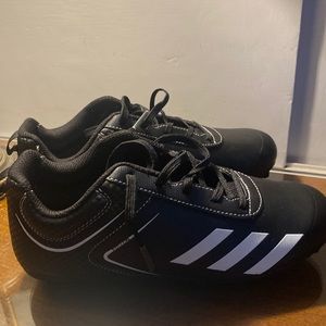 Mint condition unused size 3US boys adidas baseball cleats shoes
